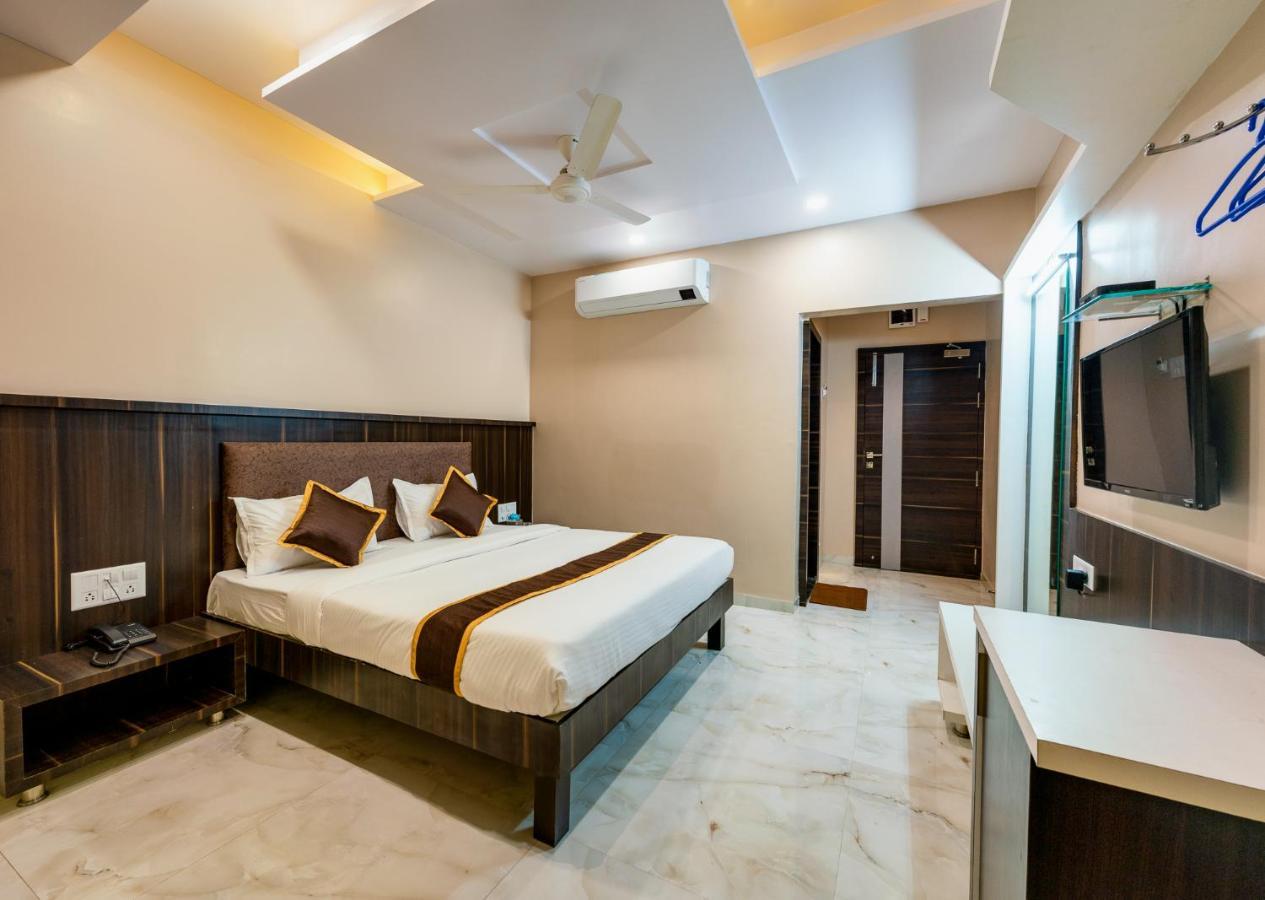 Hotel Aatithya Satkar Near Mahalaxmi Temple Kolhapur Exterior foto